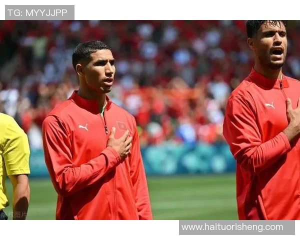 足球明星颁奖典礼精彩献唱展现球场魅力与音乐激情的完美结合